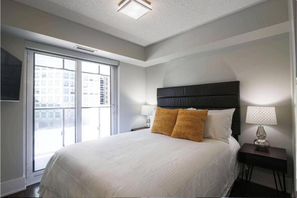 Skyline Suites - Walk To Mtcc, Acc, Rogers Centre & Entertainment District Toronto Exterior photo